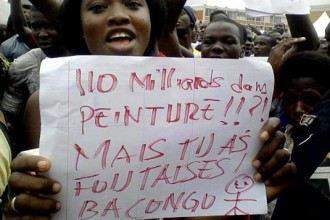 Côte d'Ivoire : Le ministre Cissé Bacongo reçoit une touffe d'herbe dans le visage avant de s'enfuir